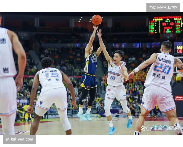 曼联同比上赛季同期积分仅多三分 进步幅度有限但氛围改善